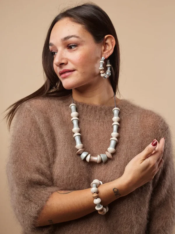 Collana Arlo legno regolabile