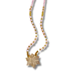 Collana Fiore madreperla e perline di vetro