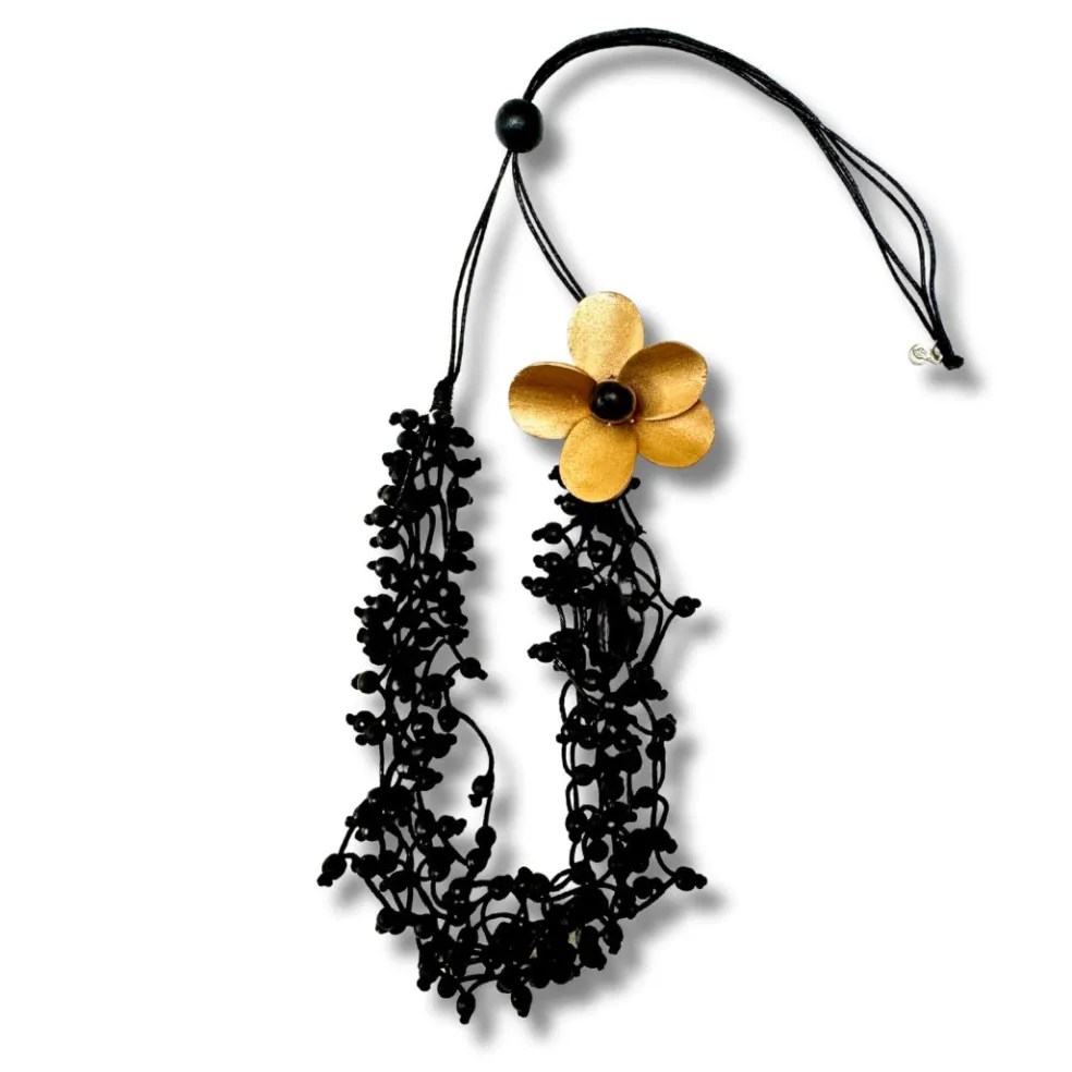 collana_legno_leggera_reg_0.webp Collana legno leggera regolabile Fleur design metallic