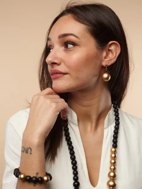 Orecchini legno, leggero Lou metallic, minimal design, costume jewelry