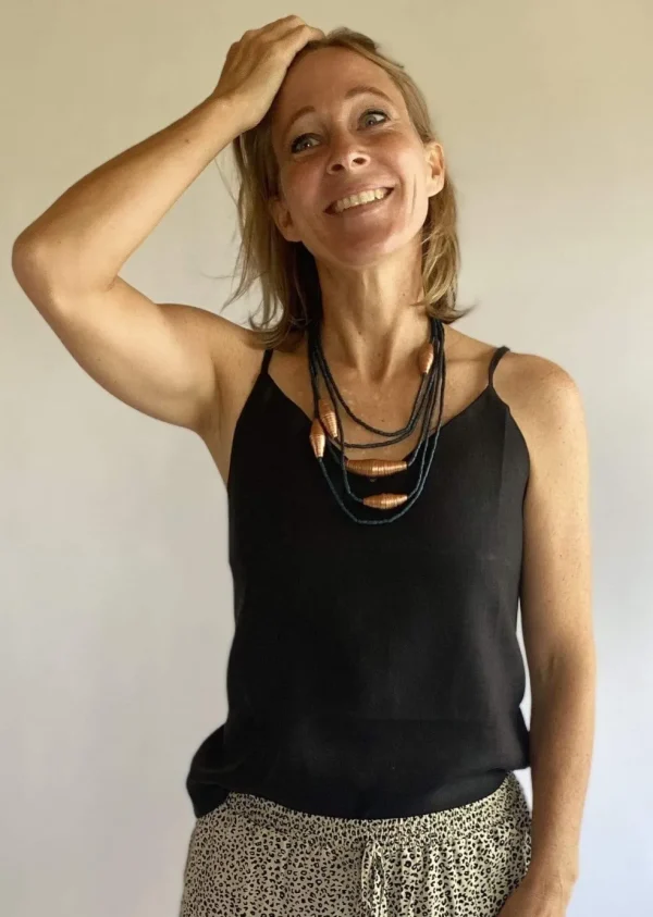 Top Yara Lino