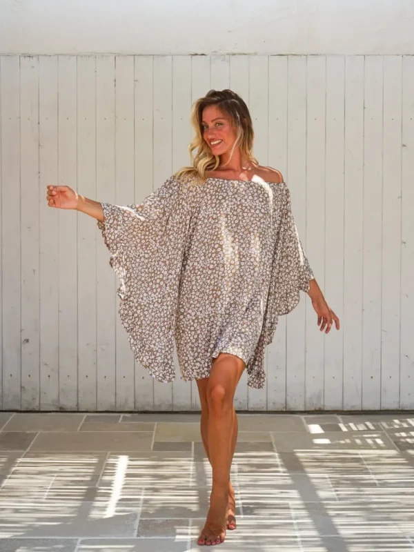 Vestito corto scollo bardot manica ventaglio Christelle