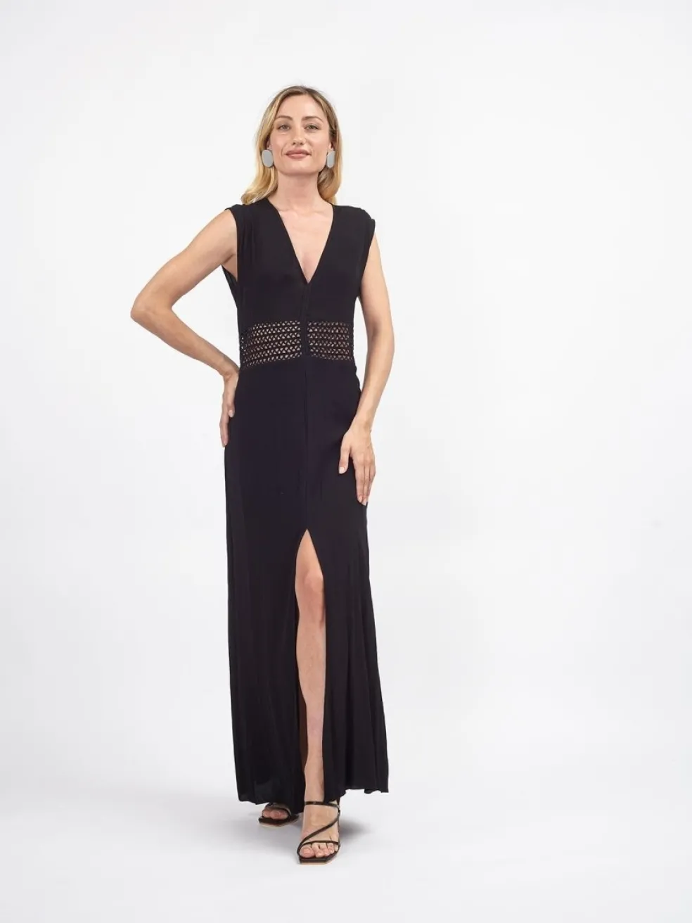 vestito_lungo_elegante_de_4.webp Vestito lungo elegante dettaglio ricamo Olena