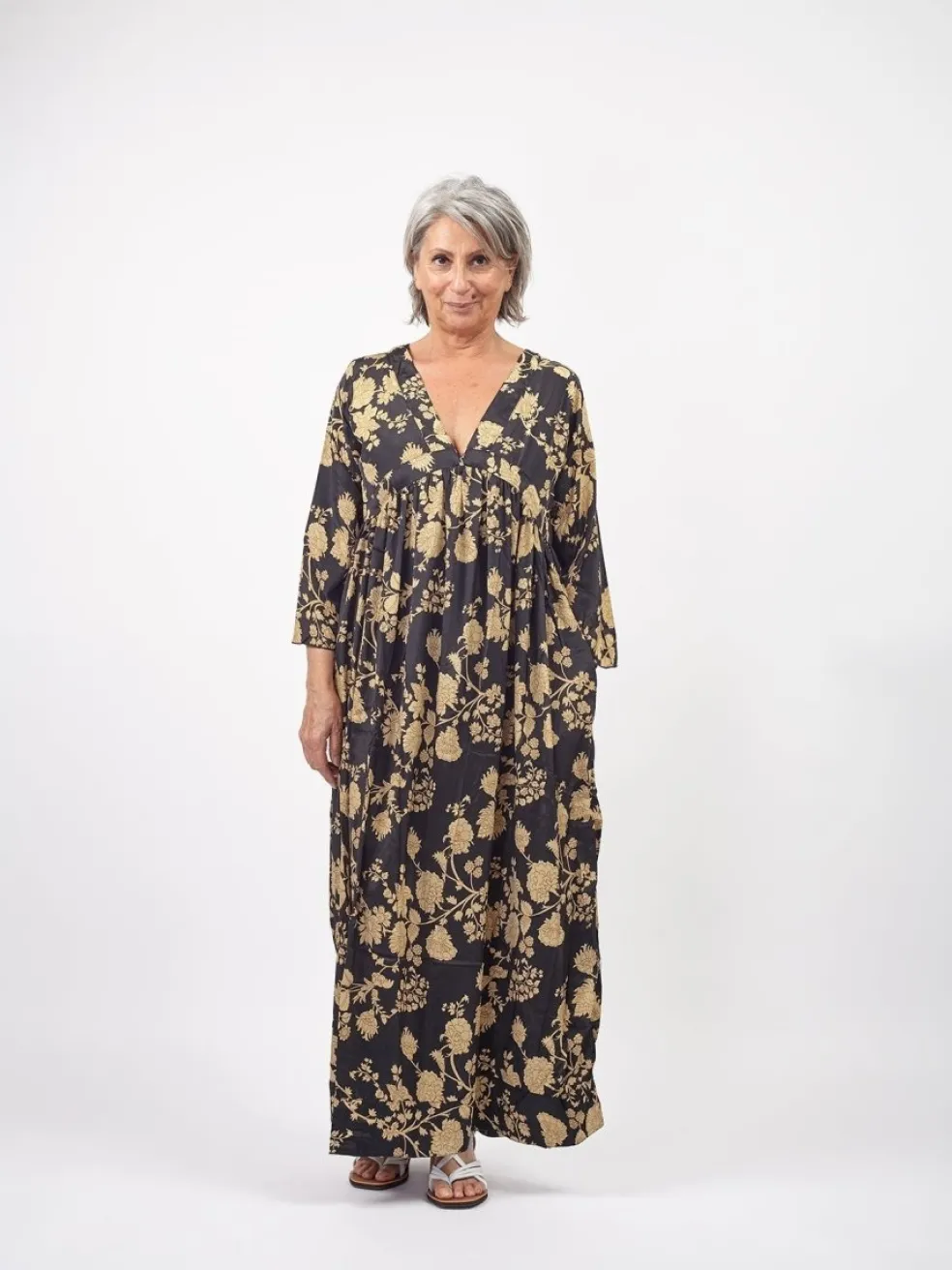 vestito_lungo_in_seta_ele_0.webp Vestito lungo in seta elegante Vanessa