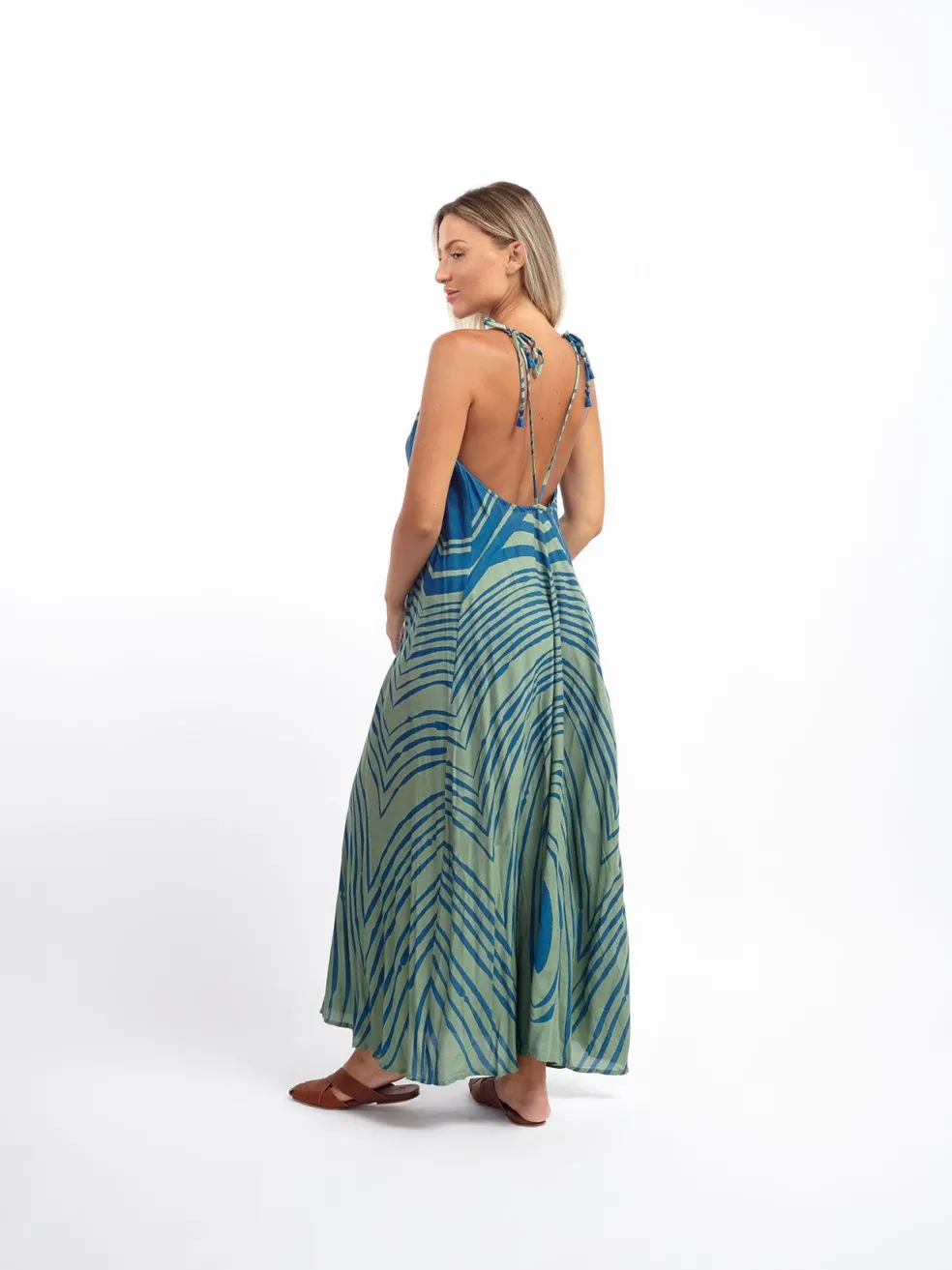 vestito_lungo_schiena_sco_5.webp Vestito lungo schiena scoperta rayon Tilde