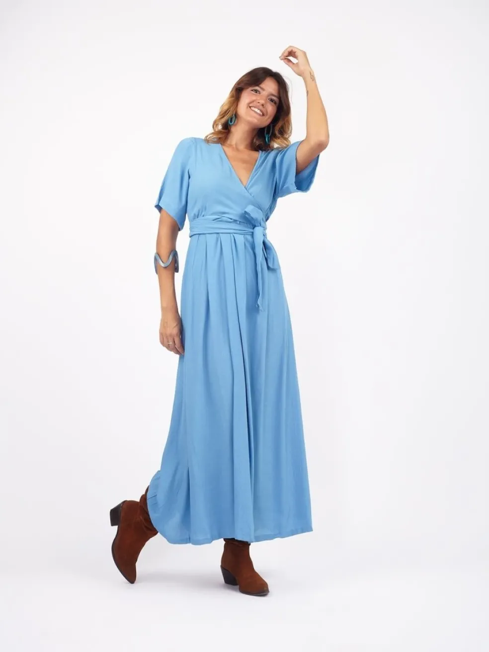 vestito_lungo_scollo_mode_4.webp Vestito lungo scollo modellabile con fusciacca Kris