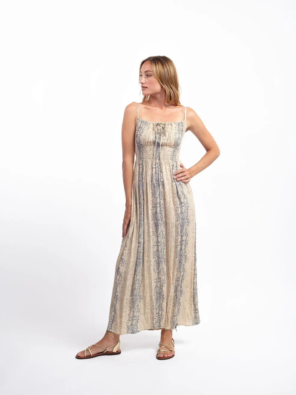 vestito_lungo_scollo_morb_2.webp Vestito lungo scollo morbido rayon Claire
